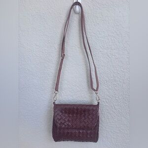 Uashmama Woven Crossbody